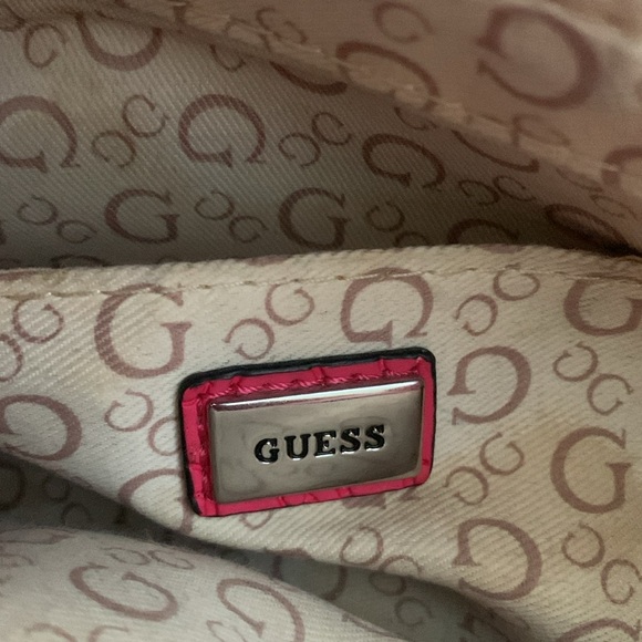 Guess? Hot Pink Logo Crossbody Purse - Picture 6 of 7